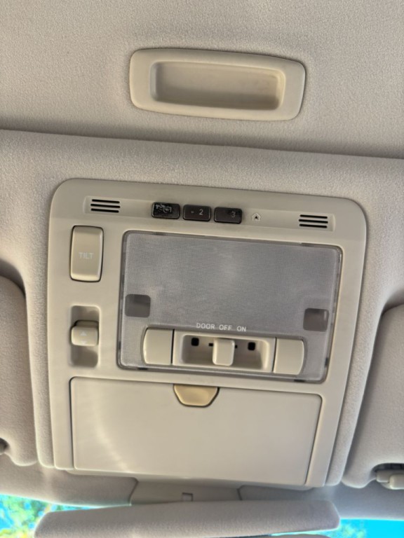 2003 Lexus LS 430 Image 27