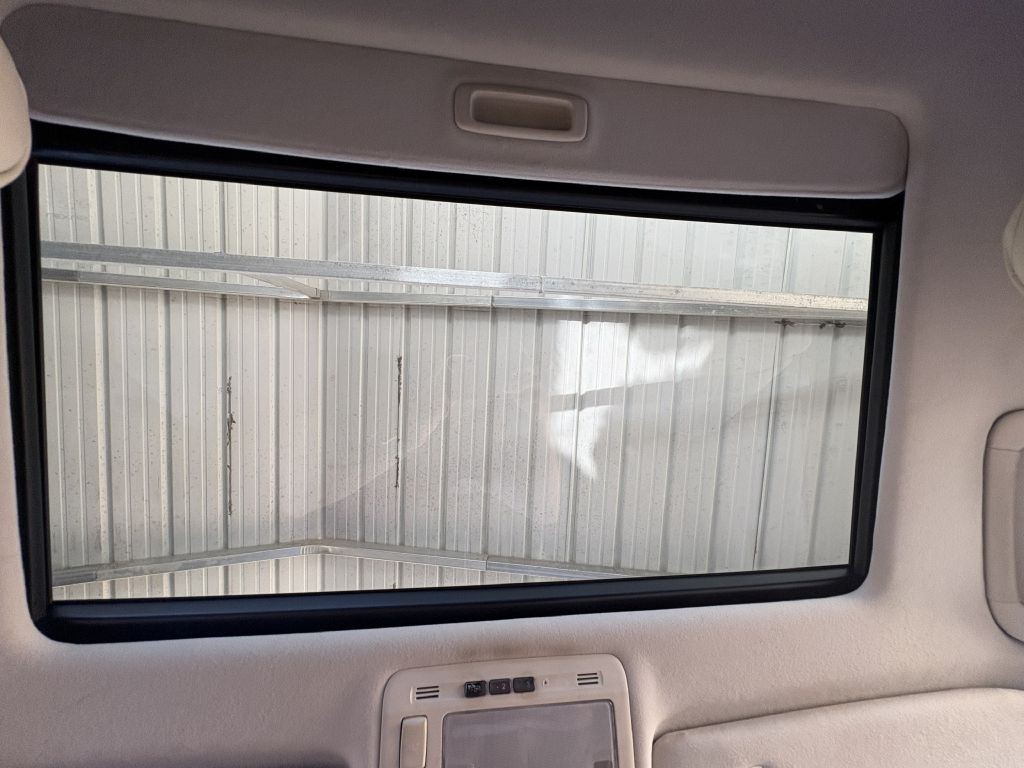 2003 Lexus LS 430 Image 28