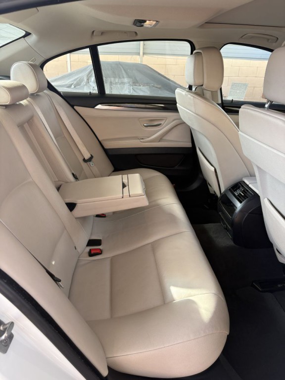 2012 BMW 5 Series Image 11