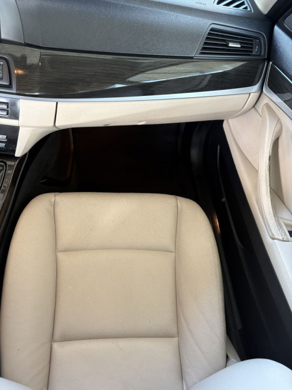 2012 BMW 5 Series Image 16