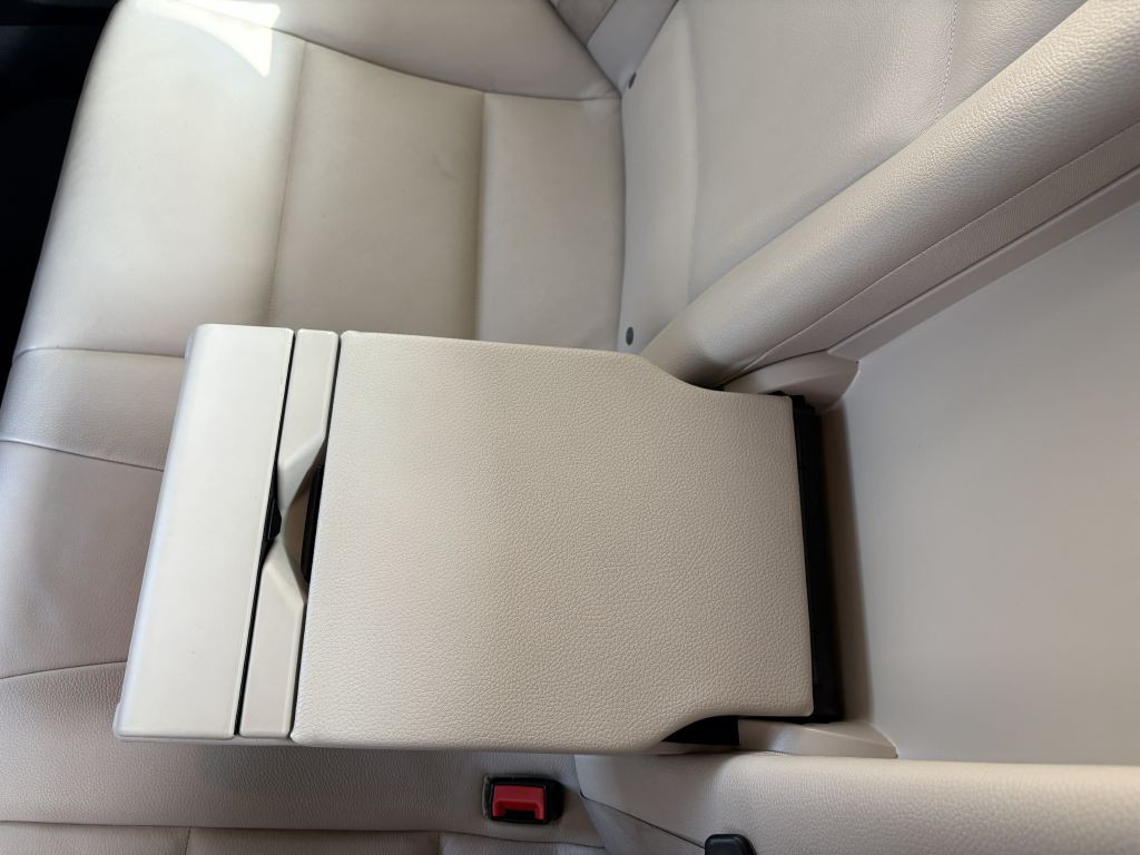 2012 BMW 5 Series Image 28