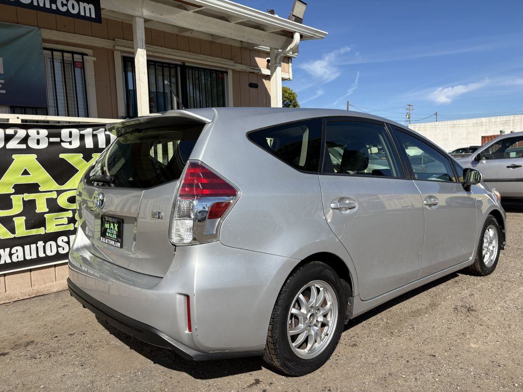 2015 Toyota Prius Image 8