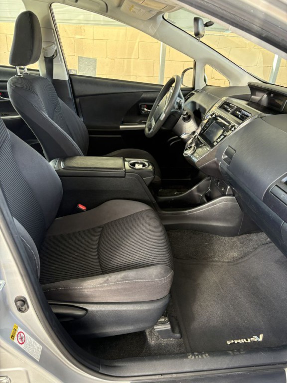 2015 Toyota Prius Image 13