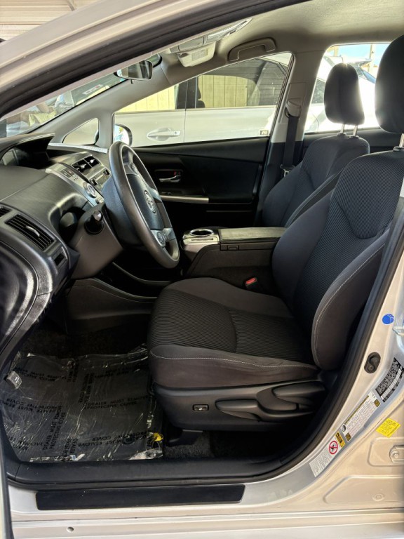 2015 Toyota Prius Image 16