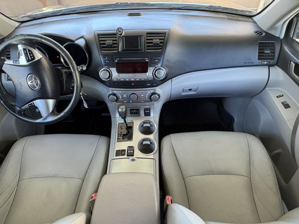 2011 Toyota Highlander Image 7