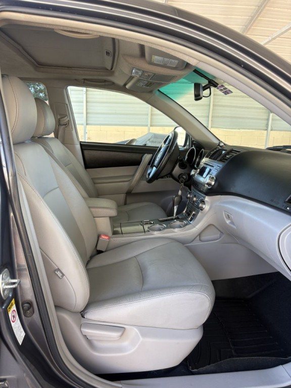2011 Toyota Highlander Image 9