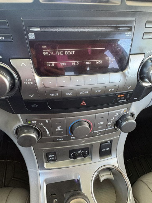 2011 Toyota Highlander Image 10