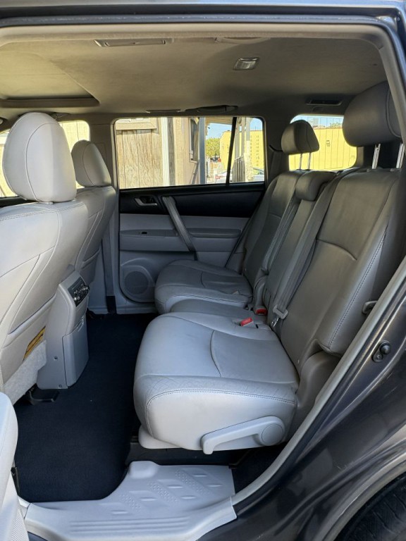 2011 Toyota Highlander Image 14