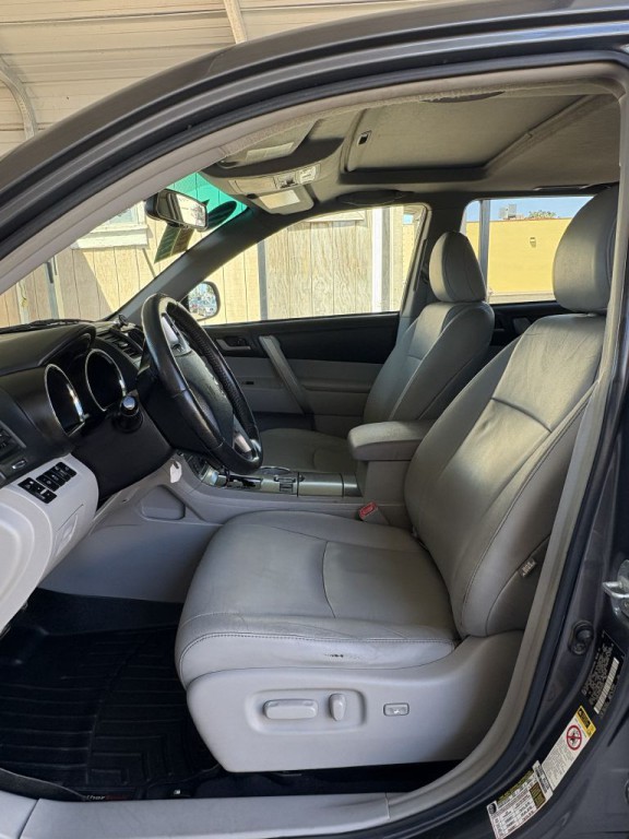 2011 Toyota Highlander Image 15