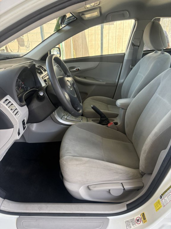 2012 Toyota Corolla Image 8