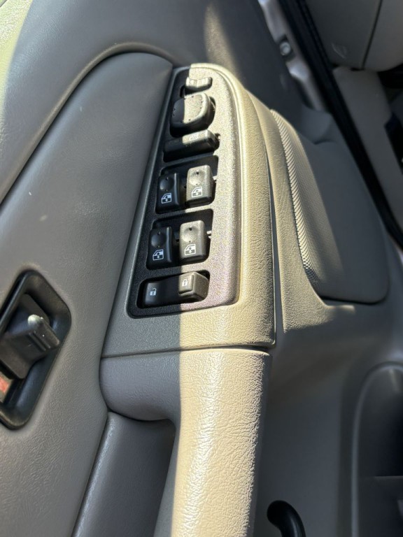 2005 GMC Yukon Image 20
