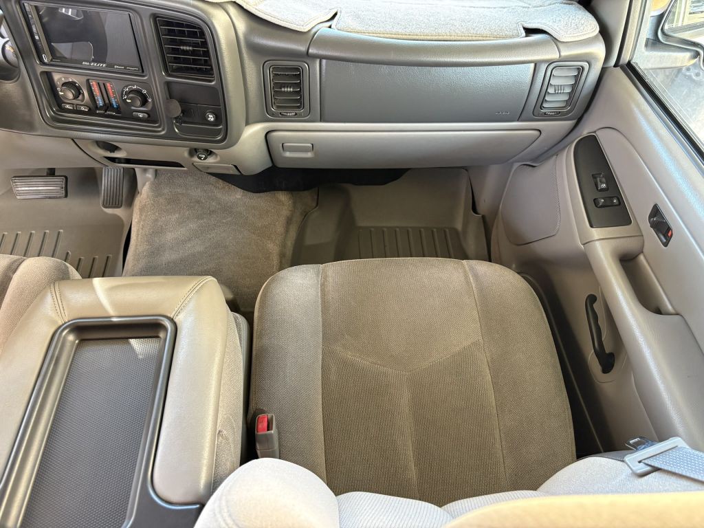 2005 GMC Yukon Image 21