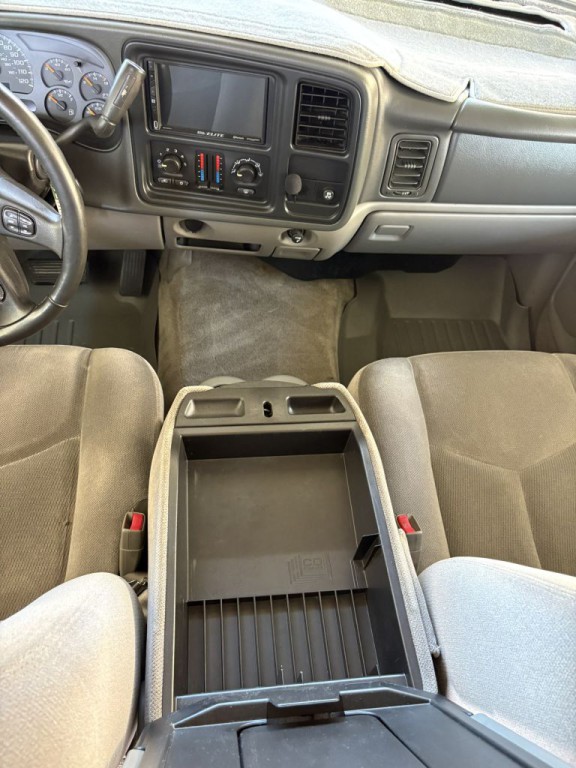 2005 GMC Yukon Image 24