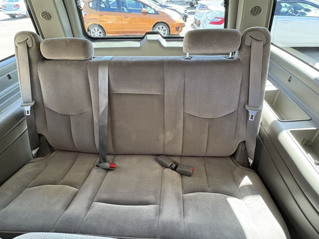 2005 GMC Yukon Image 28