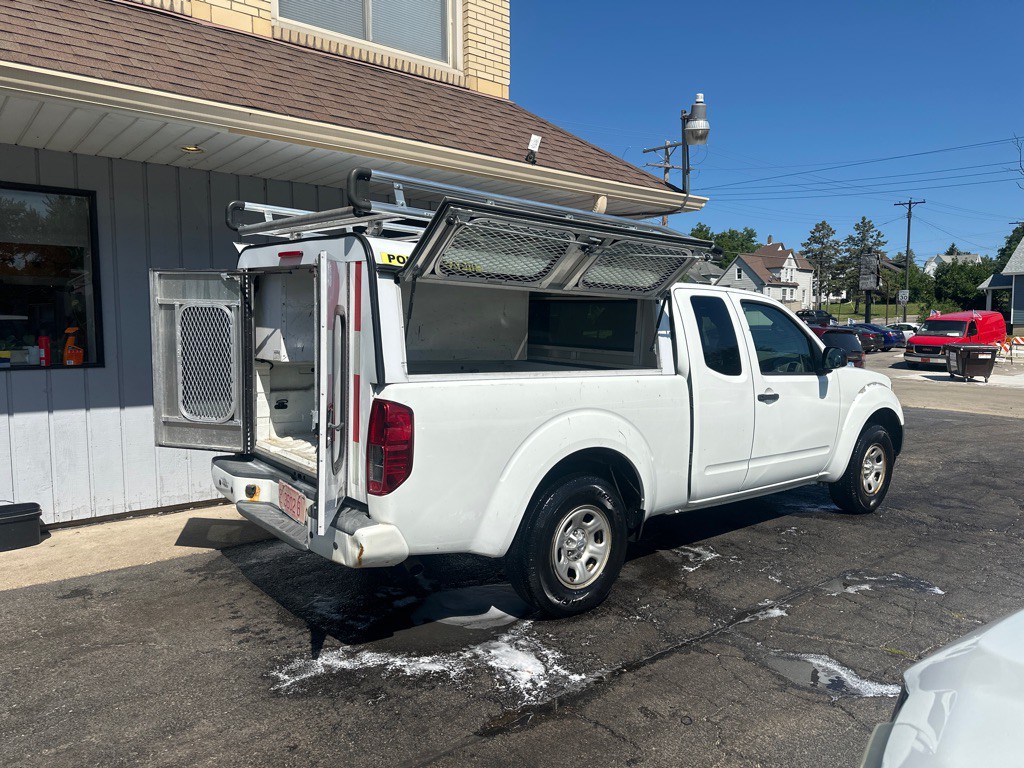 2017 Nissan Frontier Image 3