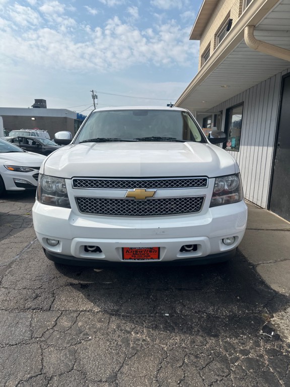 2012 Chevrolet Tahoe Image 2