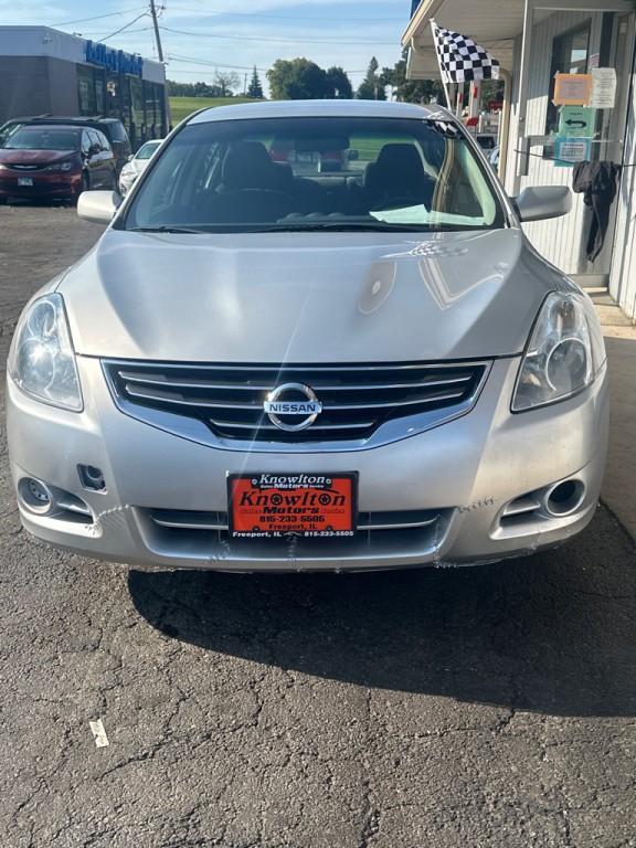 2010 Nissan Altima Image 2
