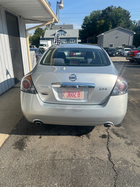 2010 Nissan Altima Image 4