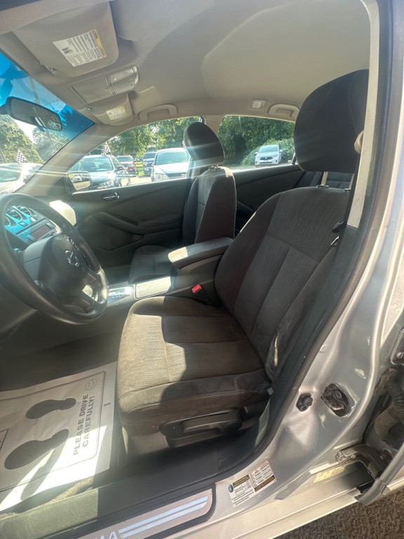 2010 Nissan Altima Image 5