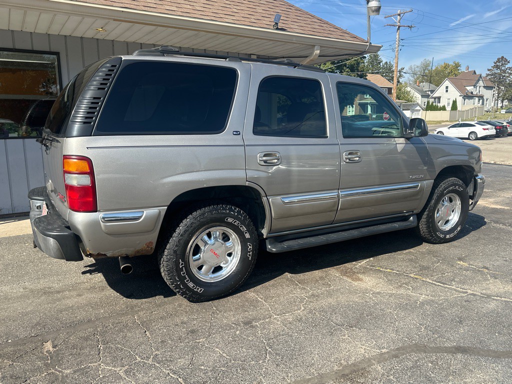 2001 GMC Yukon Image 3