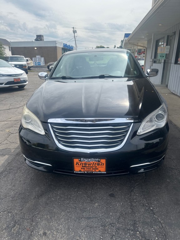 2012 Chrysler 200 Image 2