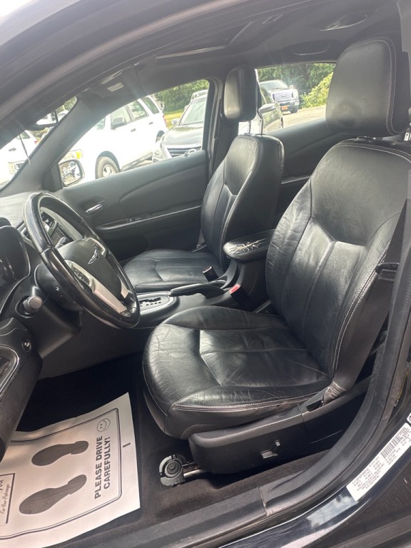 2012 Chrysler 200 Image 5