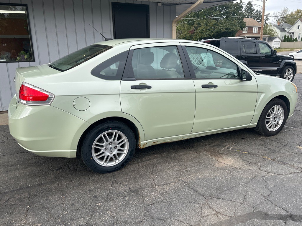 2010 Ford Focus Image 3