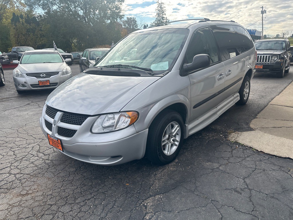 2002 Dodge Grand Caravan Image 1