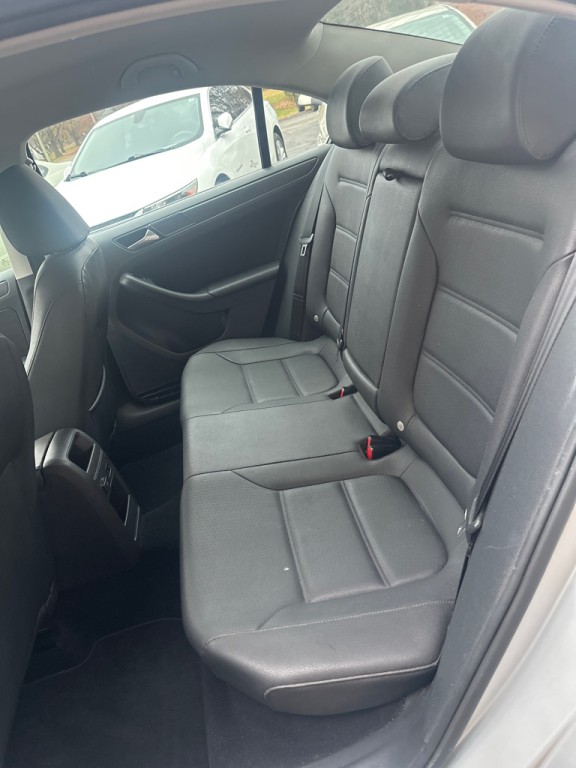 2012 Volkswagen Jetta Image 6