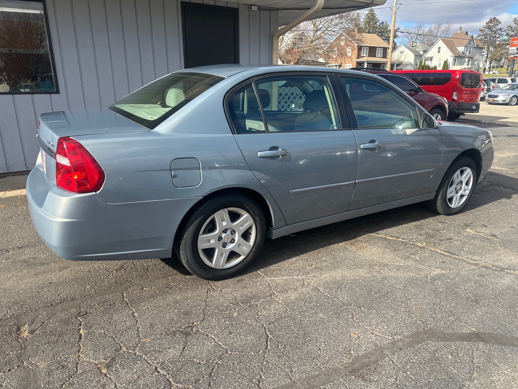 2008 Chevrolet Malibu Image 3