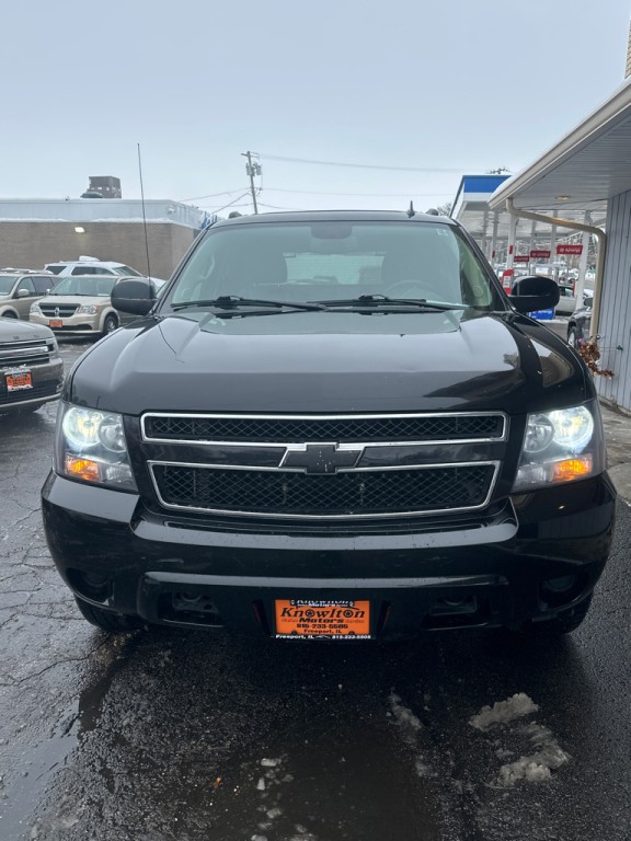 2011 Chevrolet Avalanche Image 2