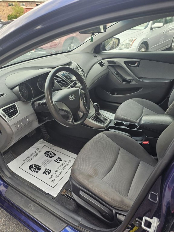 2014 Hyundai Elantra Image 2