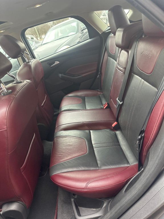 2012 Ford Focus Image 6