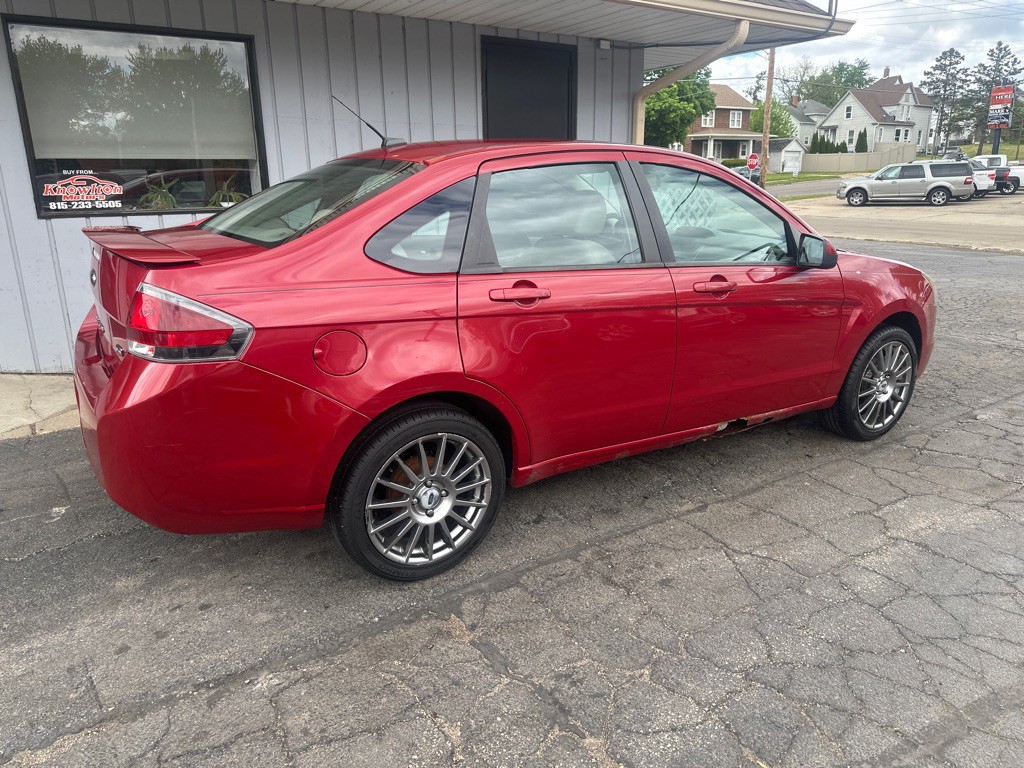 2010 Ford Focus Image 3
