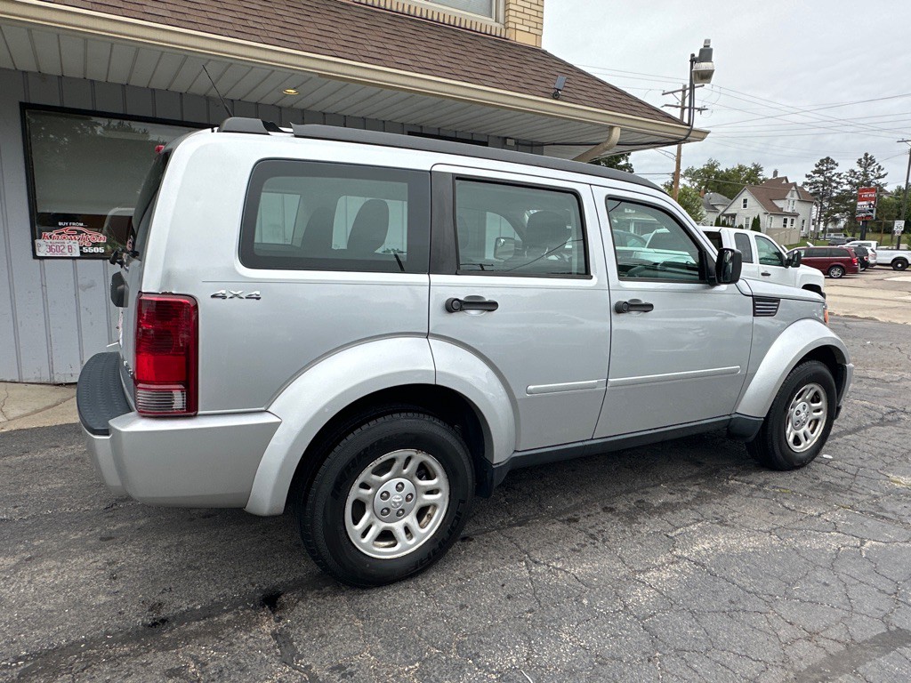 2011 Dodge Nitro Image 3