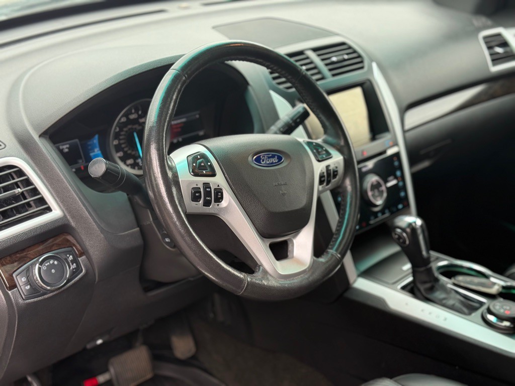 2015 Ford Explorer Image 8