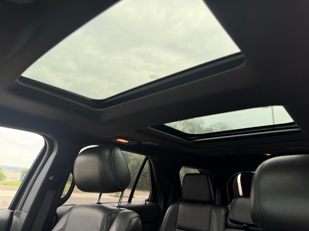 2015 Ford Explorer Image 9