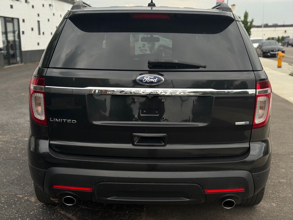 2015 Ford Explorer Image 16