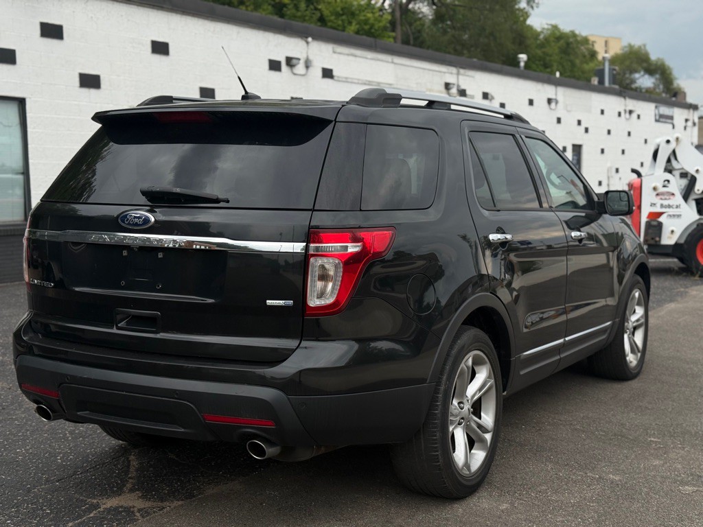 2015 Ford Explorer Image 17