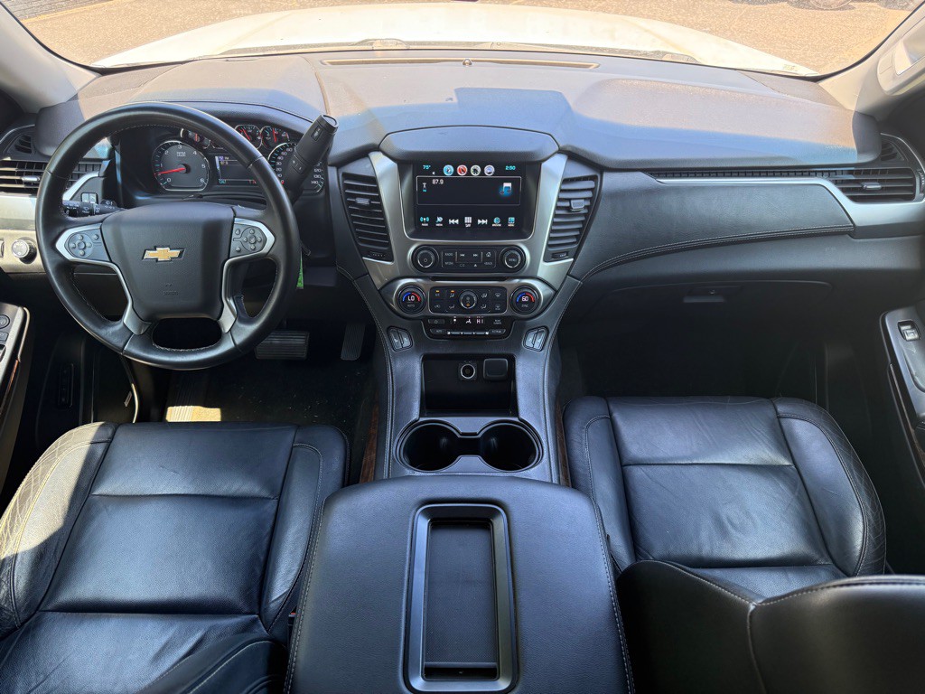 2017 Chevrolet Suburban Image 2