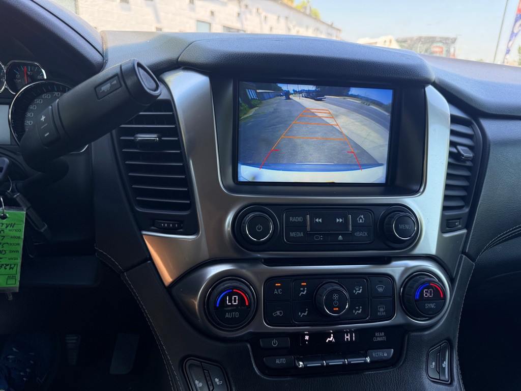 2017 Chevrolet Suburban Image 6