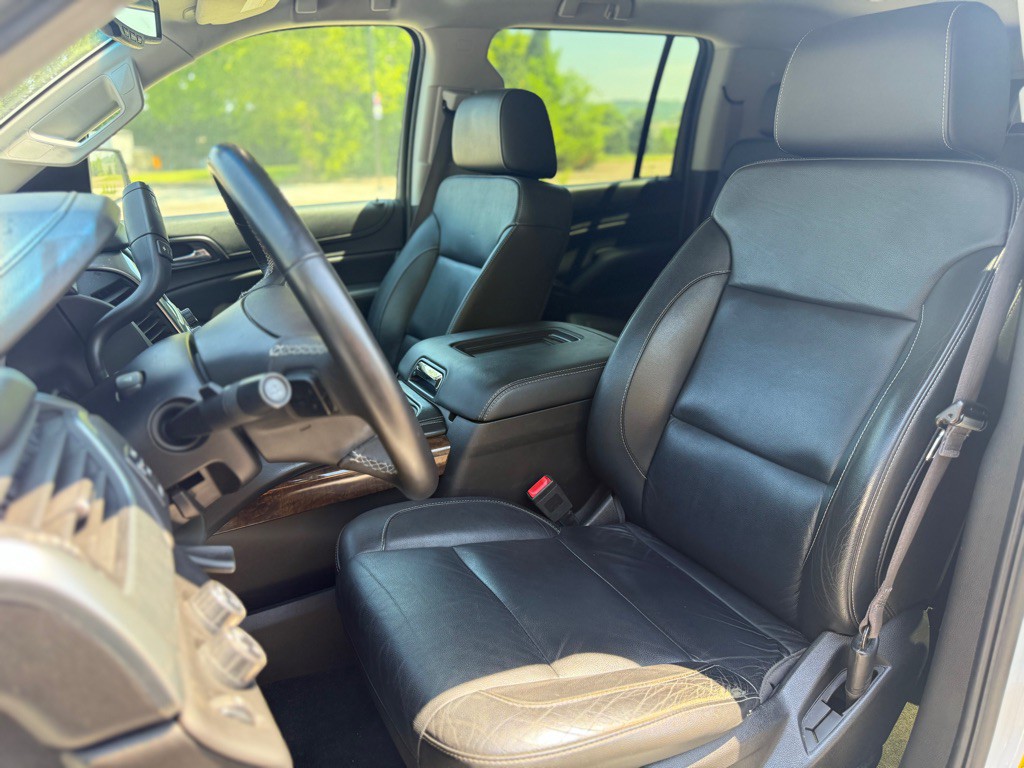 2017 Chevrolet Suburban Image 8