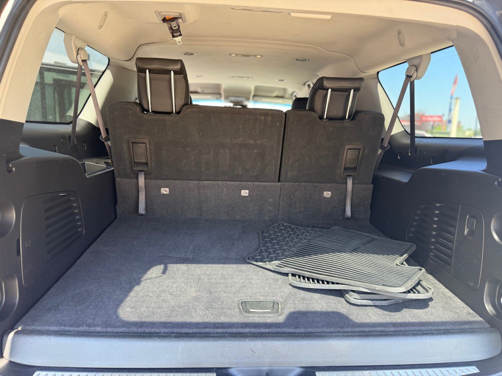 2017 Chevrolet Suburban Image 11