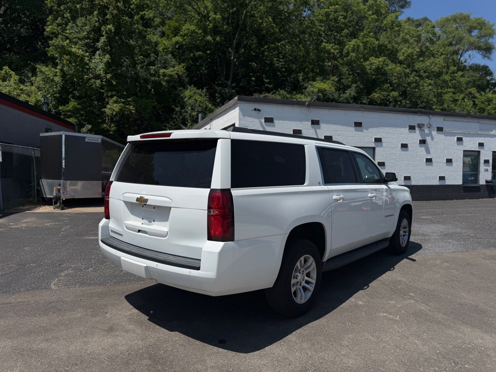 2017 Chevrolet Suburban Image 15