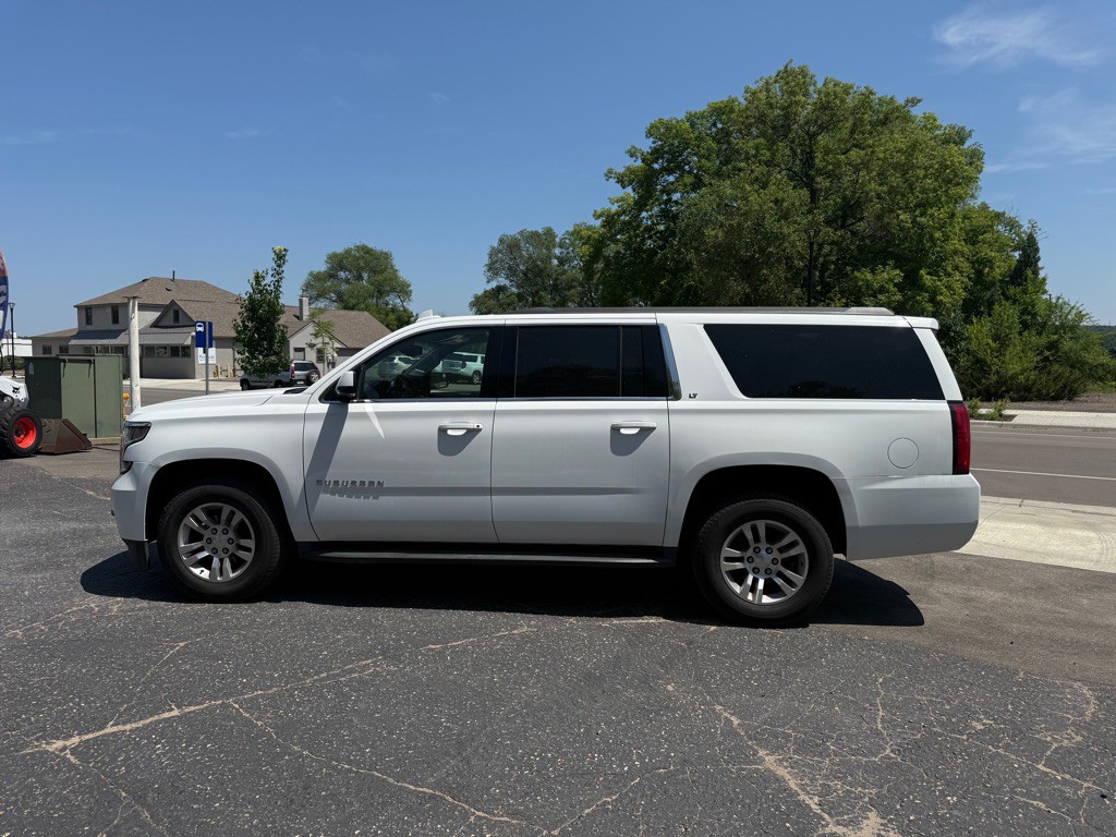 2017 Chevrolet Suburban Image 18