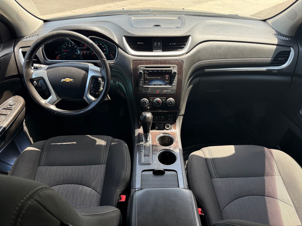 2016 Chevrolet Traverse Image 2