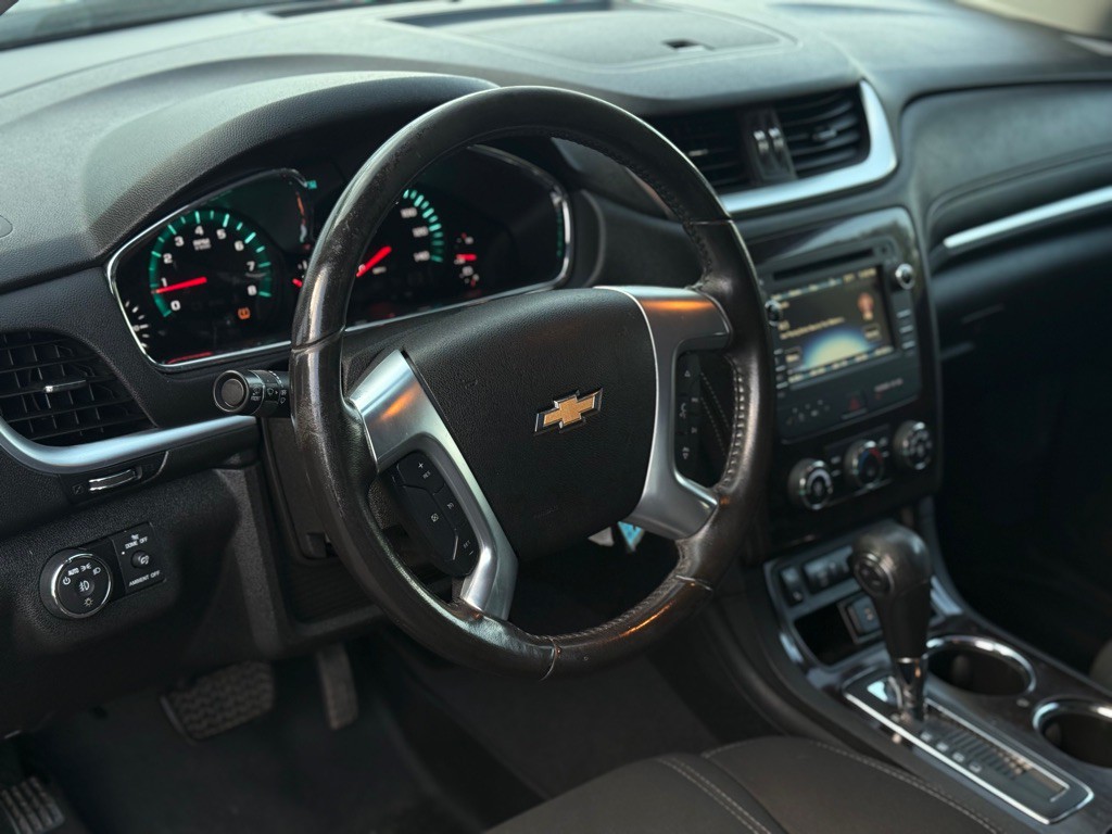 2016 Chevrolet Traverse Image 2