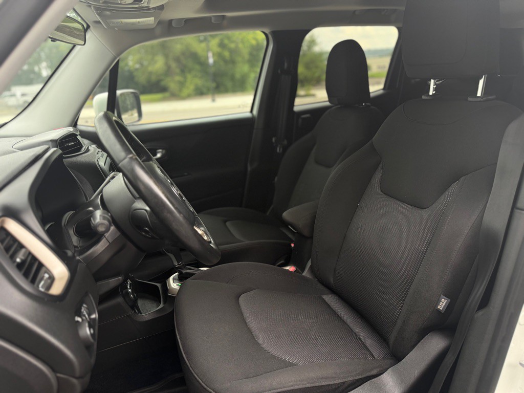 2015 Jeep Renegade Image 4