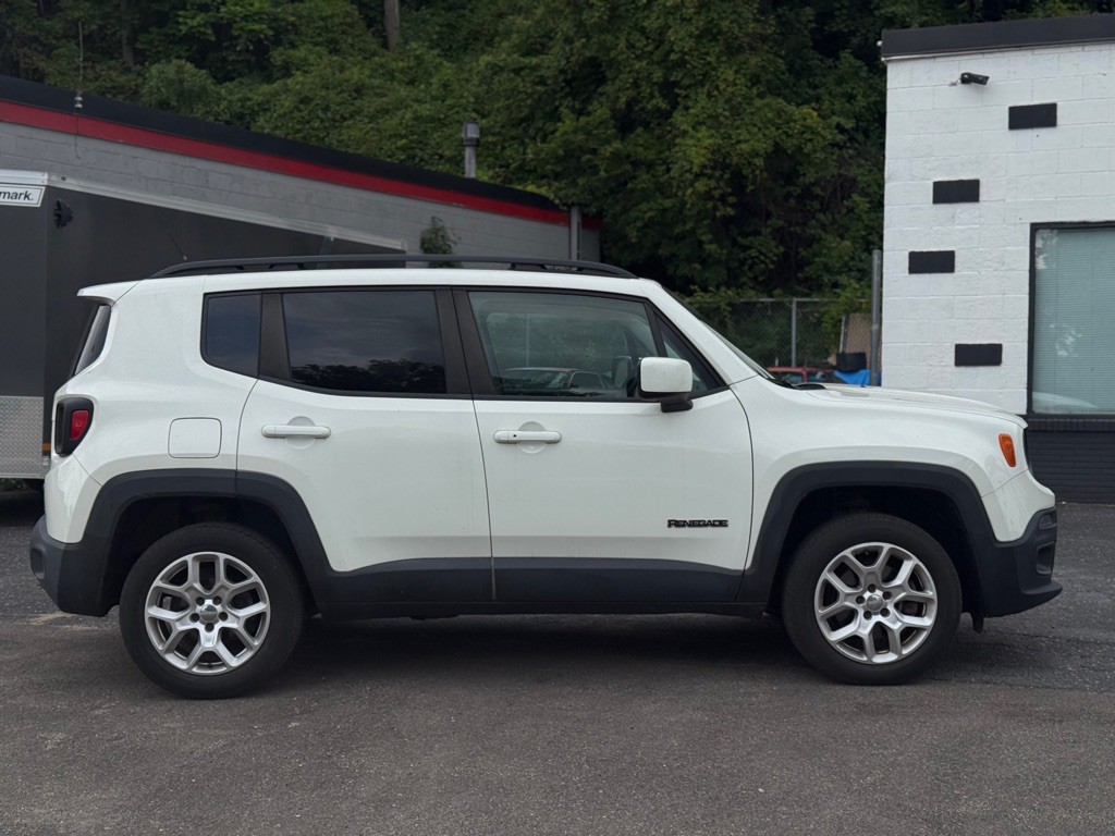 2015 Jeep Renegade Image 12
