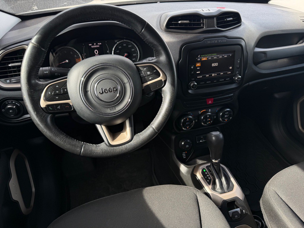 2015 Jeep Renegade Image 4
